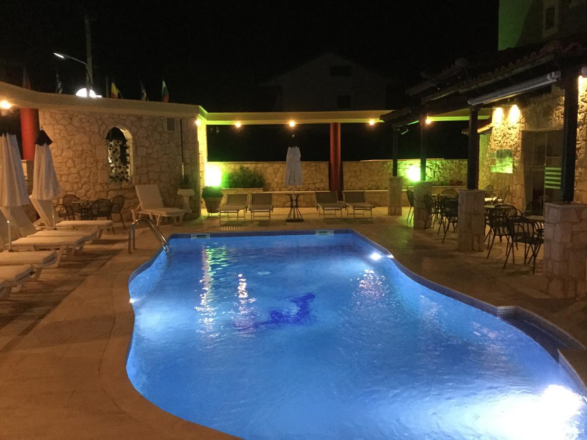 Hotel Venus Fourka Luaran gambar